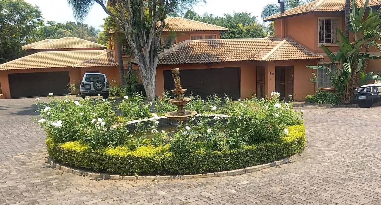 2 Bedroom Townhouse for sale in Sterrewag