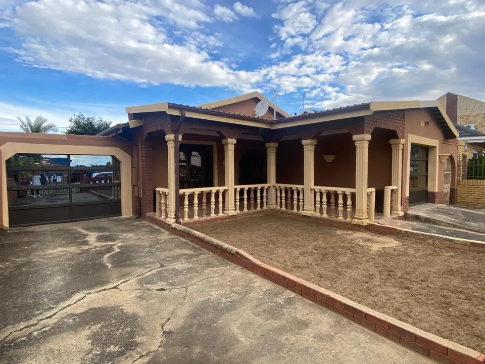 3 Bedroom House for sale in Acaciaville