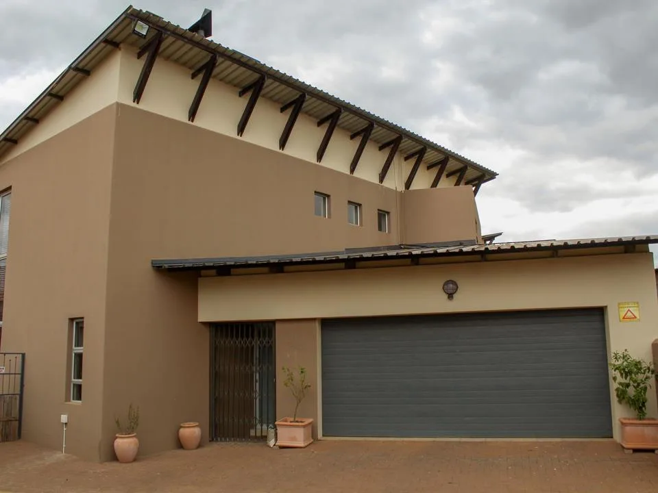 3 Bedroom Townhouse for sale in Baillie Park