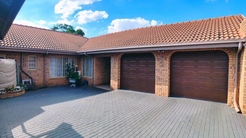 2 Bedroom House for sale in Modimolle