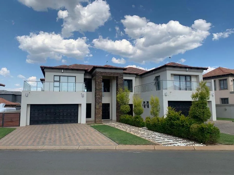6 Bedroom House for sale in Savannah Country Estate