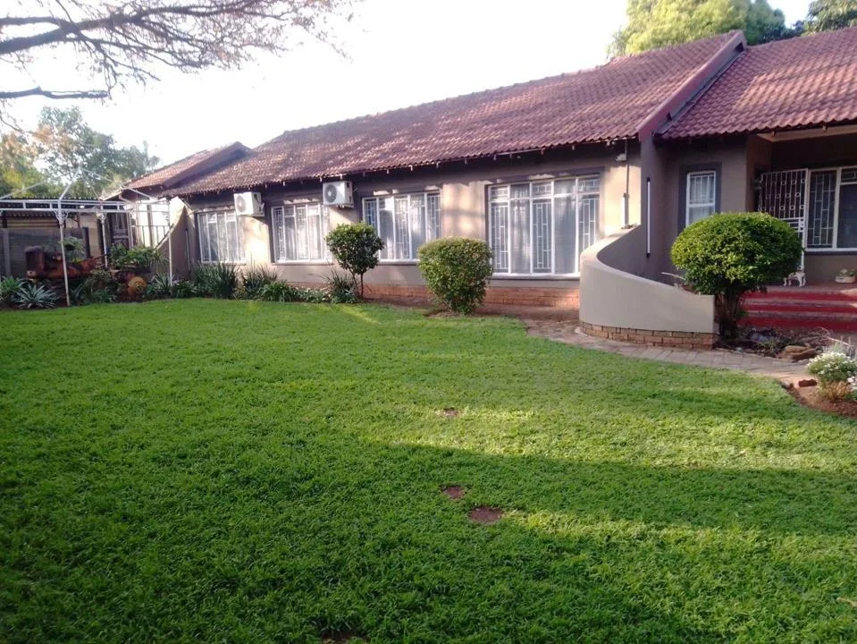 3 Bedroom House for sale in Geelhoutpark
