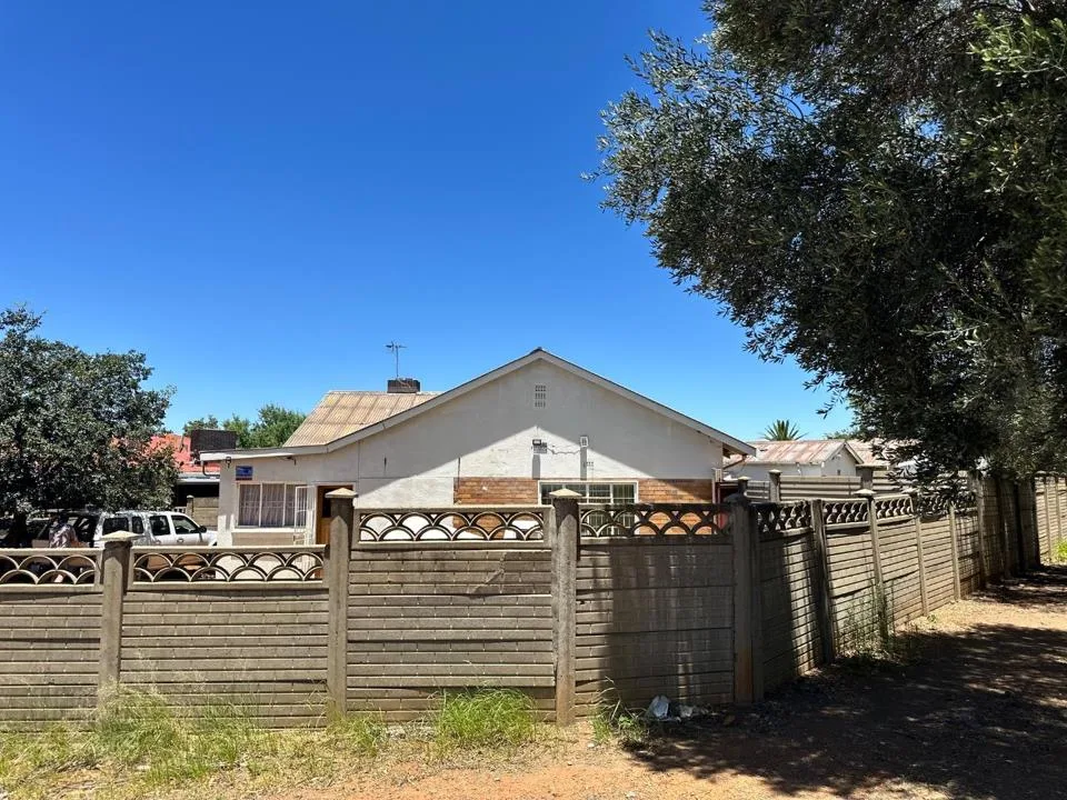 3 Bedroom House for sale in Beaconsfield