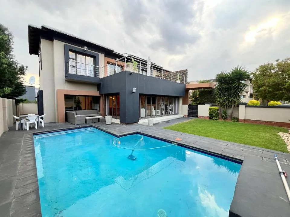 4 Bedroom House for sale in Midstream Hill Estate
