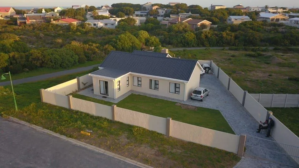3 Bedroom House for sale in Kleinbaai