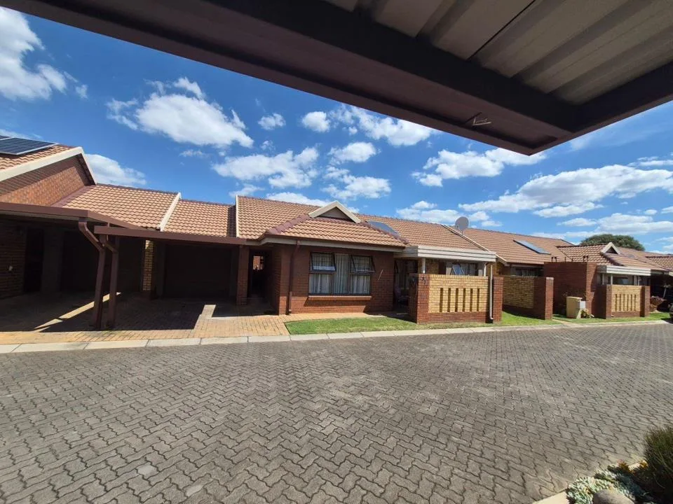 2 Bedroom Townhouse for sale in Equestria
