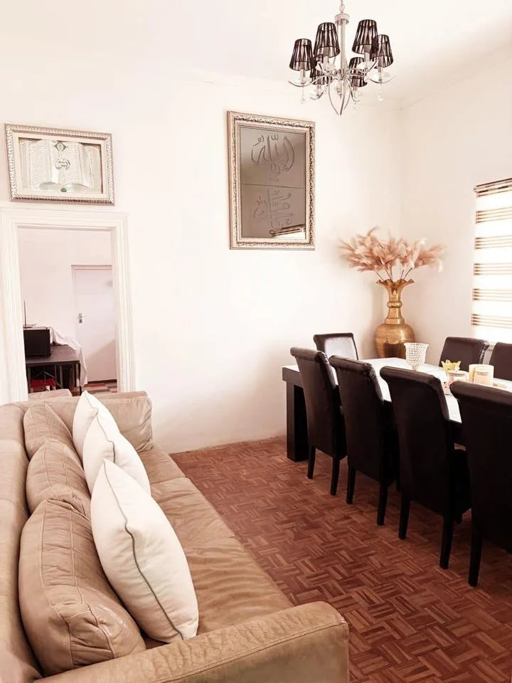 8 Bedroom House for sale in Salt River