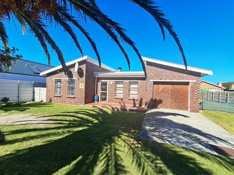 3 Bedroom House for sale in Franskraal
