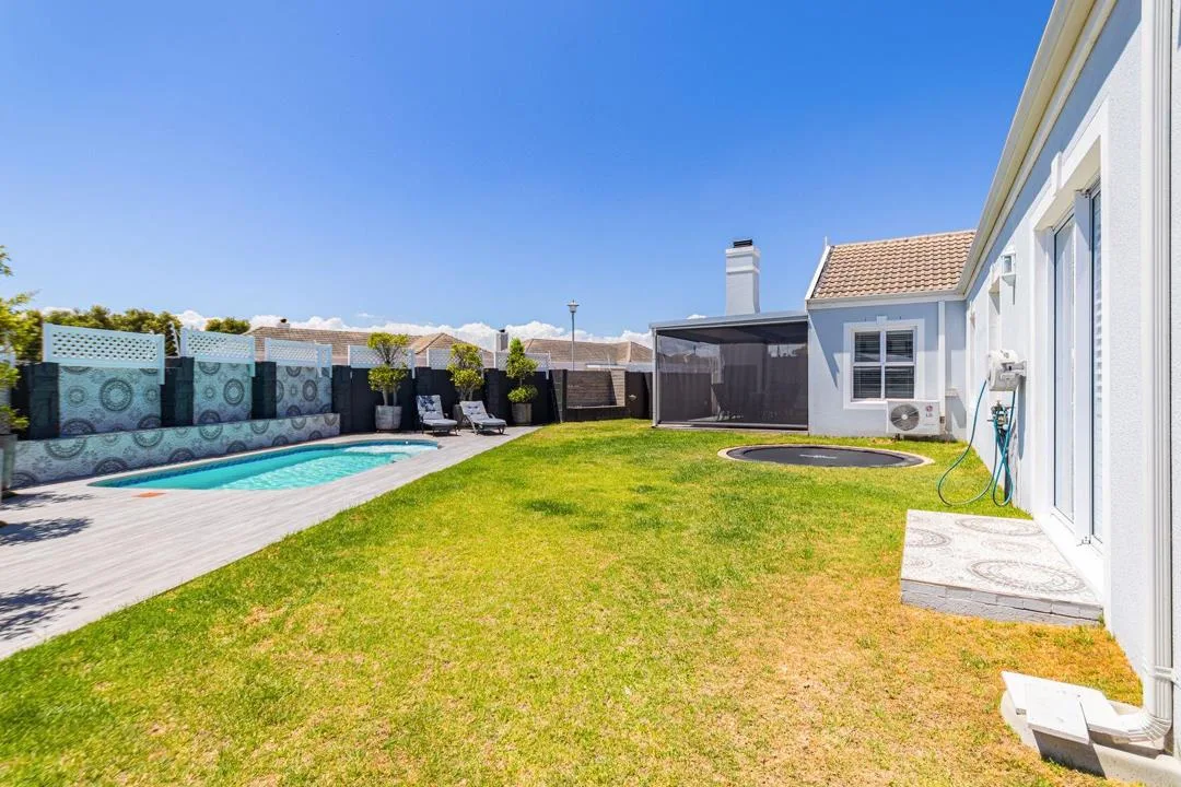 4 Bedroom House for sale in Sunningdale