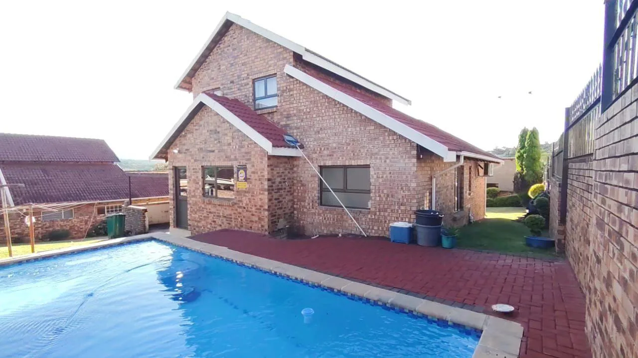 3 Bedroom Townhouse to rent in Stonehenge