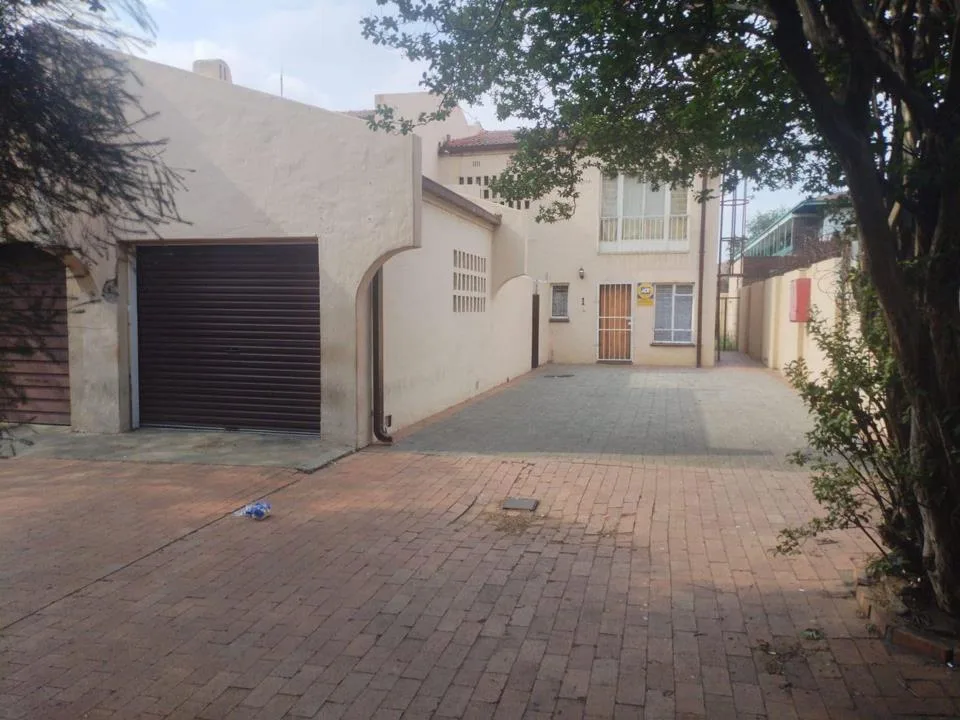 6 Bedroom House for sale in Witbank Ext 5