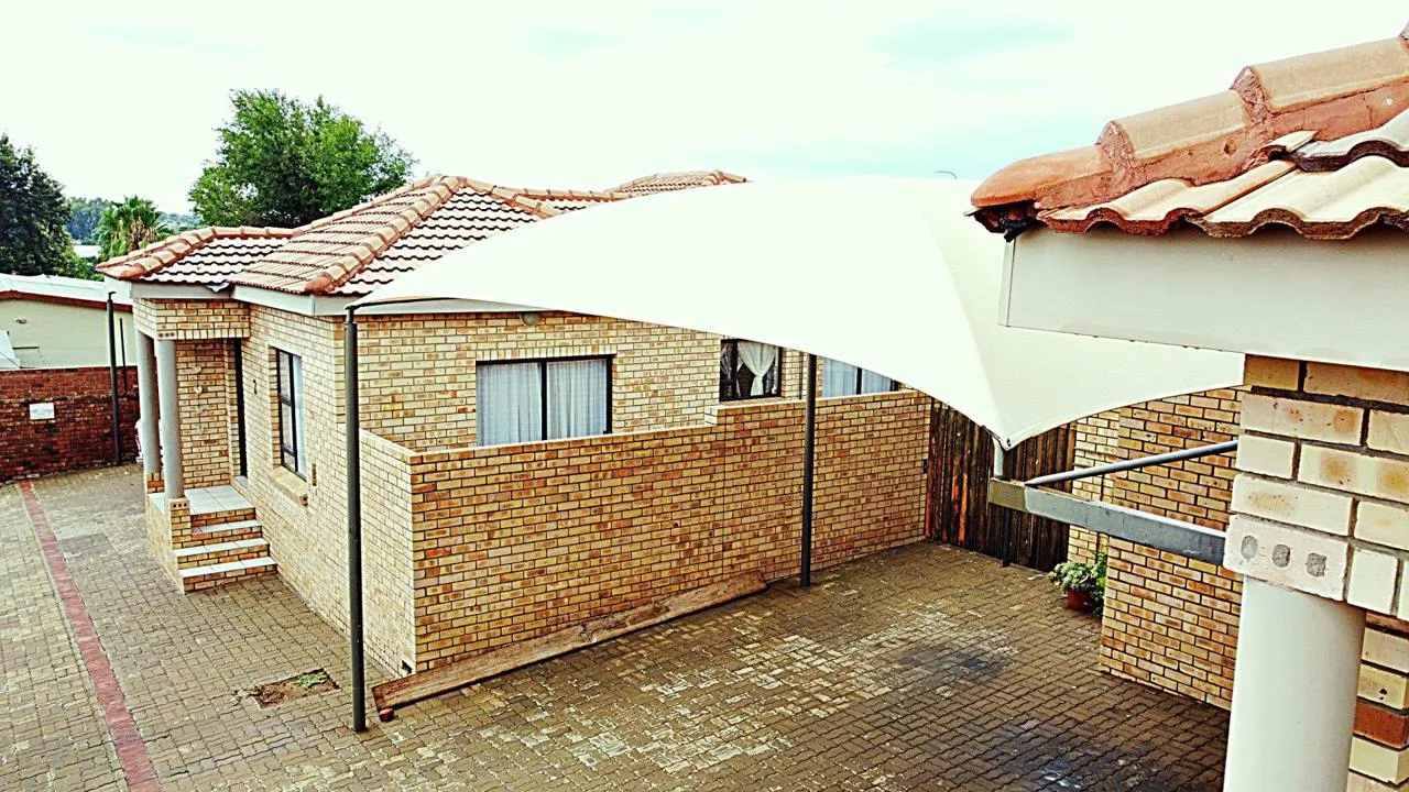 16 Bedroom House for sale in Hartswater Rural