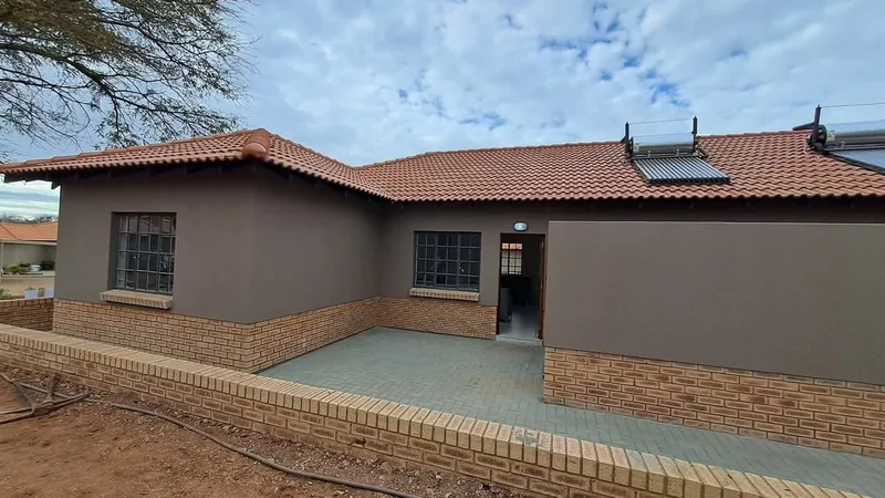 3 Bedroom Townhouse for sale in Waterkloof AH