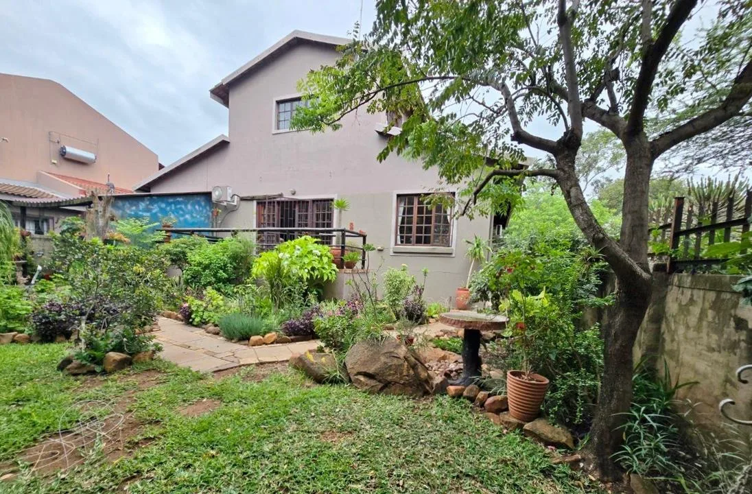 4 Bedroom House for sale in Komatipoort