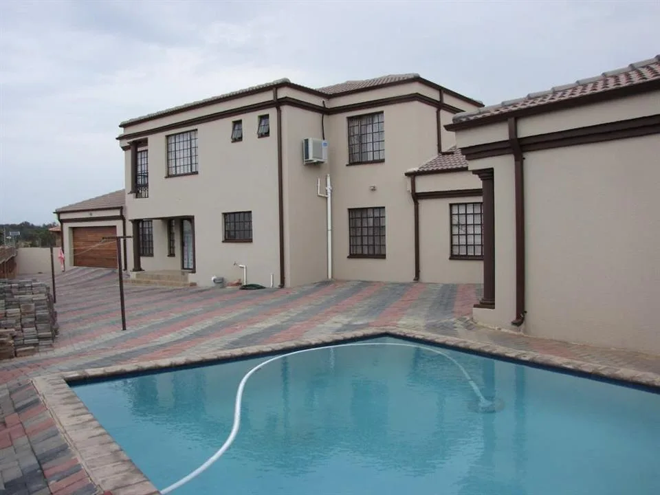 5 Bedroom House for sale in Rayton