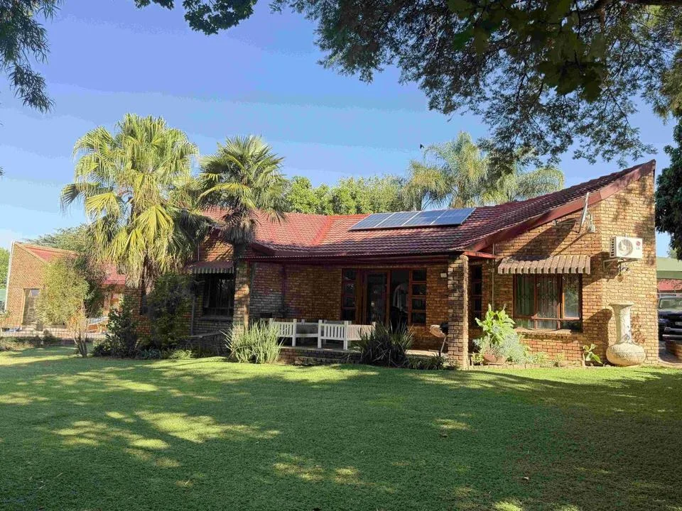 3 Bedroom House for sale in The Reeds