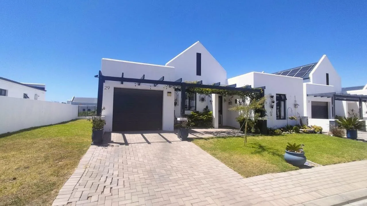 2 Bedroom House for sale in Laguna