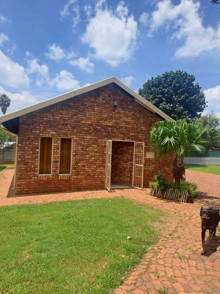 3 Bedroom House for sale in Heuweloord
