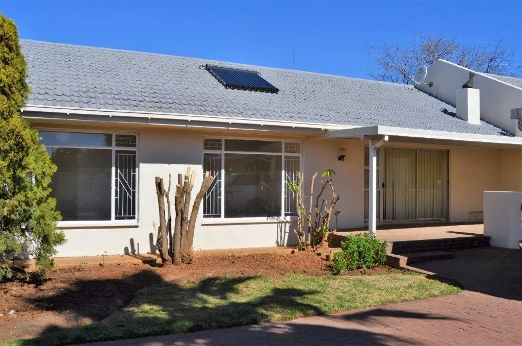 4 Bedroom House for sale in Fichardt Park
