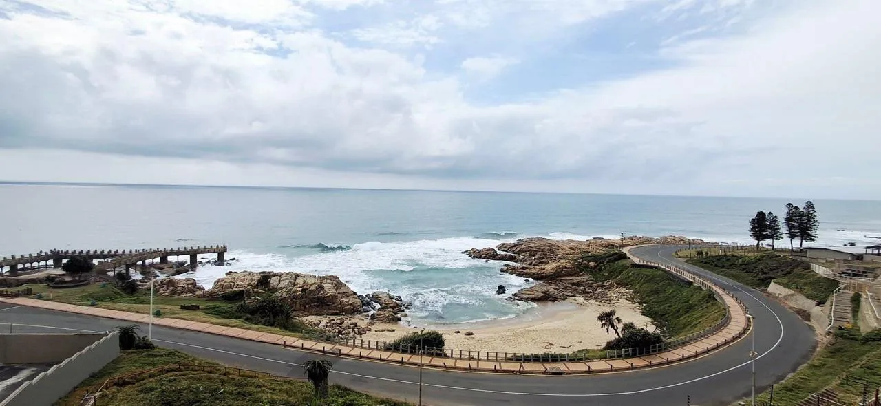 3 Bedroom Apartment / flat to rent in Lawrence Rocks