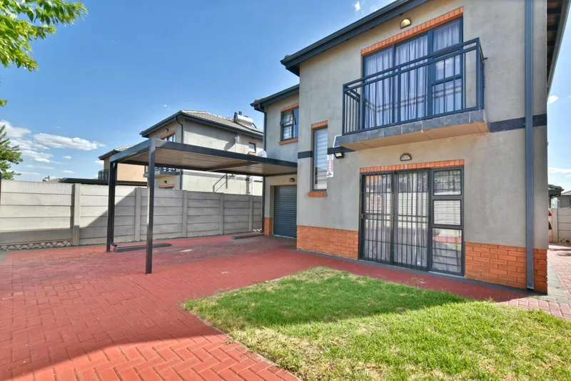 4 Bedroom House in Leopards Rest Security Estate