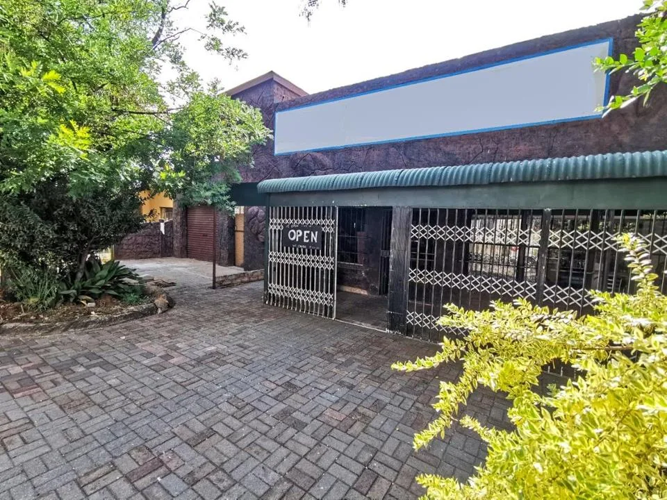 4 Bedroom House for sale in Pienaarsdorp
