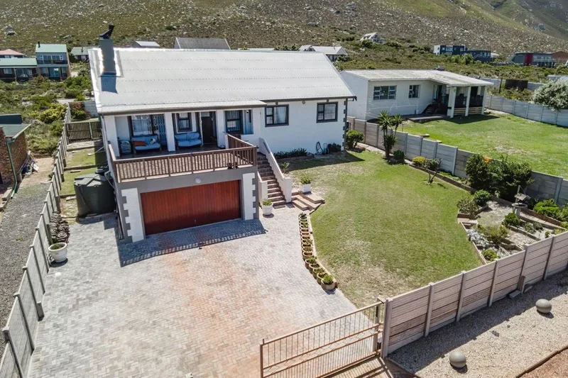 4 Bedroom House for sale in Bettys Bay