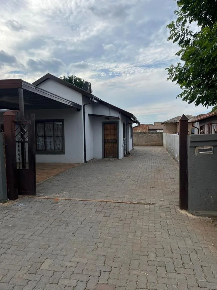 3 Bedroom House for sale in Soshanguve XX