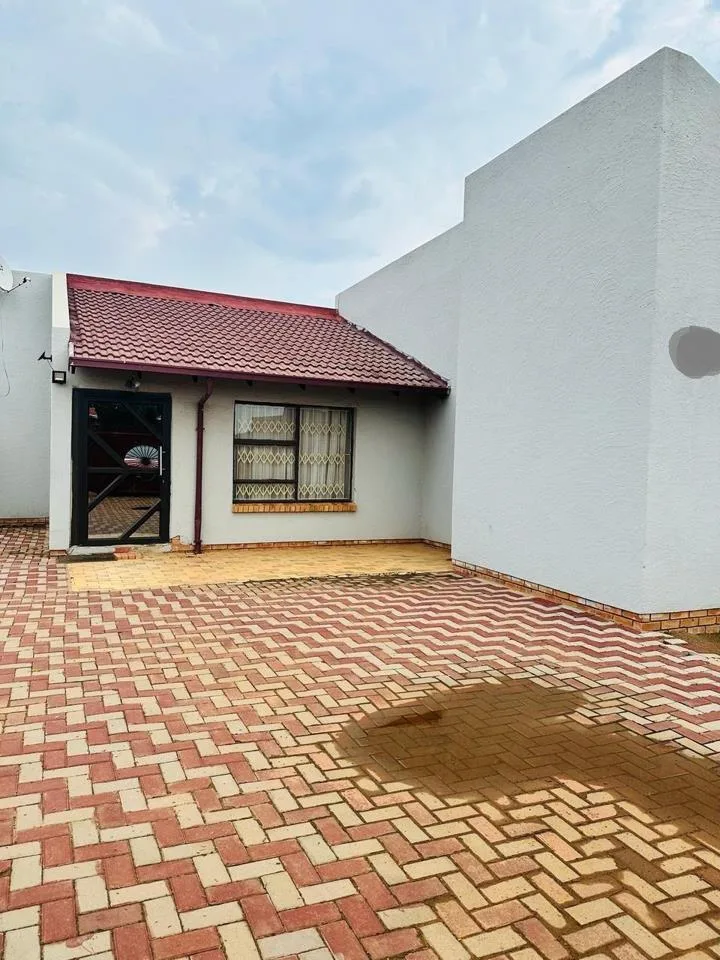 3 Bedroom House for sale in Hammanskraal