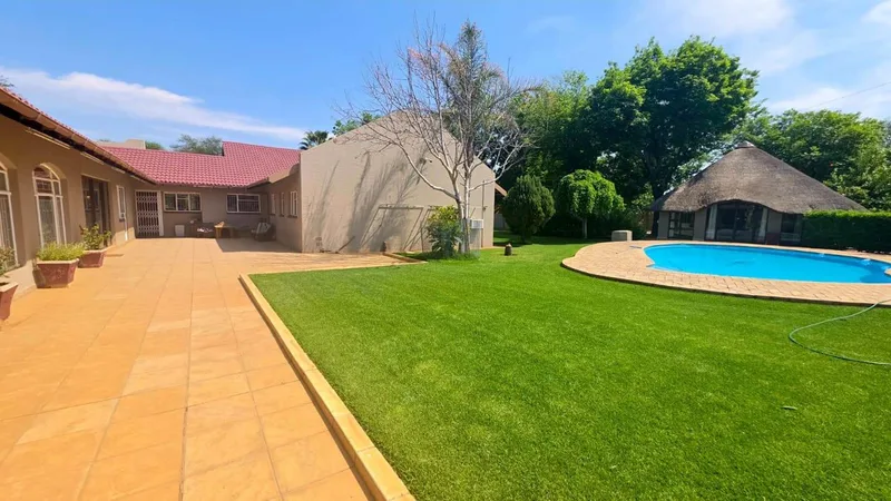 5 Bedroom House for sale in Neserhof