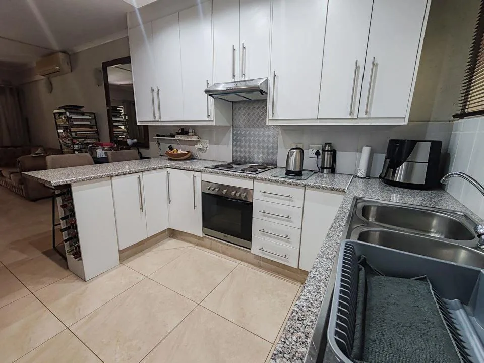 2 Bedroom Apartment / flat for sale in Rennies Beach