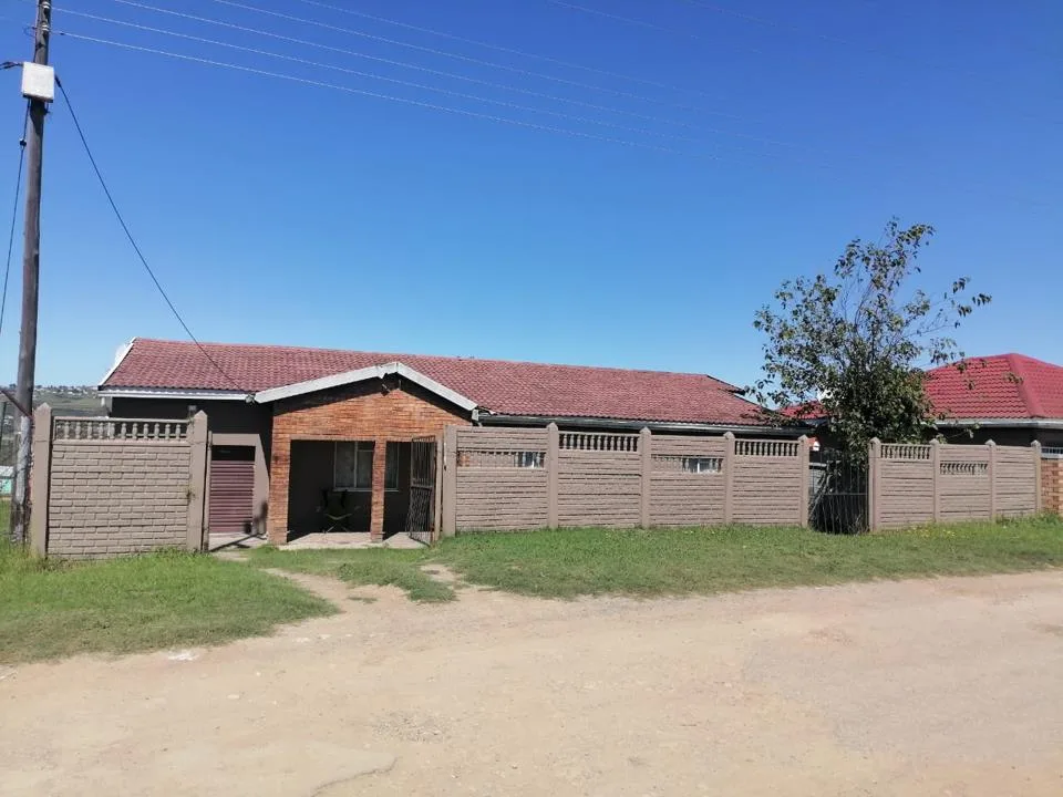 House for sale in Phakamisa