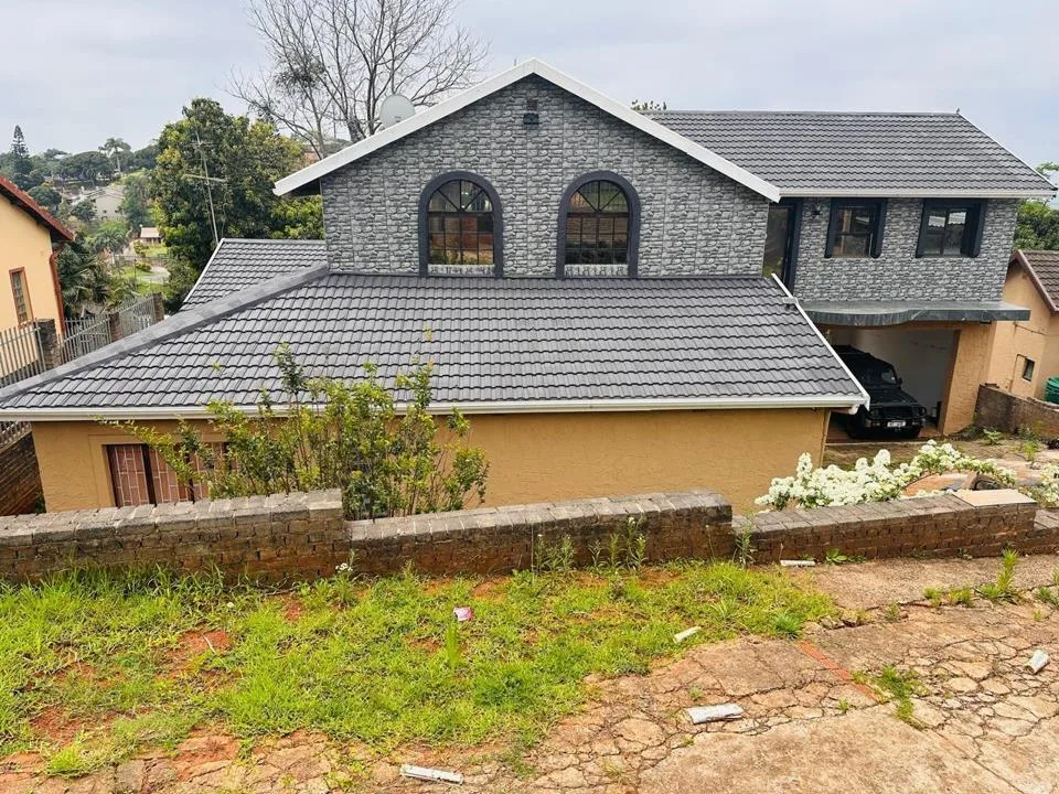 6 Bedroom House for sale in Stanger Manor