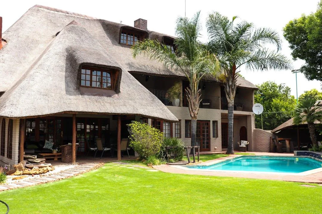 14 Bedroom House for sale in Universitas