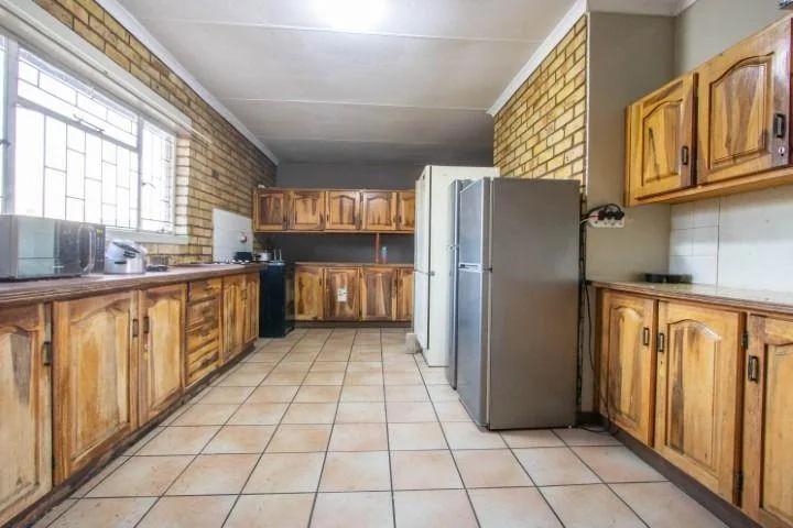 11 Bedroom House to rent in Die Bult
