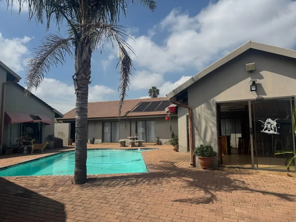 3 Bedroom House for sale in Selcourt