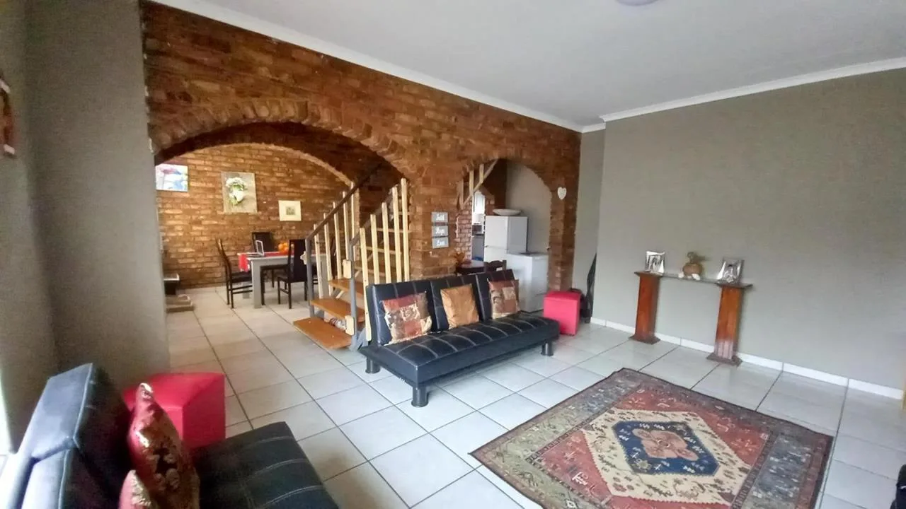 3 Bedroom Townhouse to rent in Middelburg Central