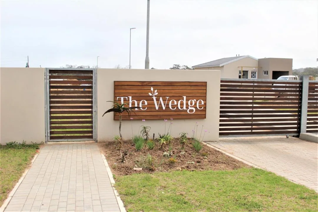 3 Bedroom Townhouse for sale in Gonubie