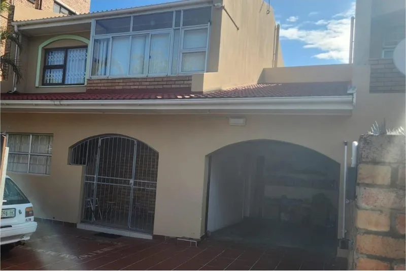 3 Bedroom Townhouse for sale in Southernwood