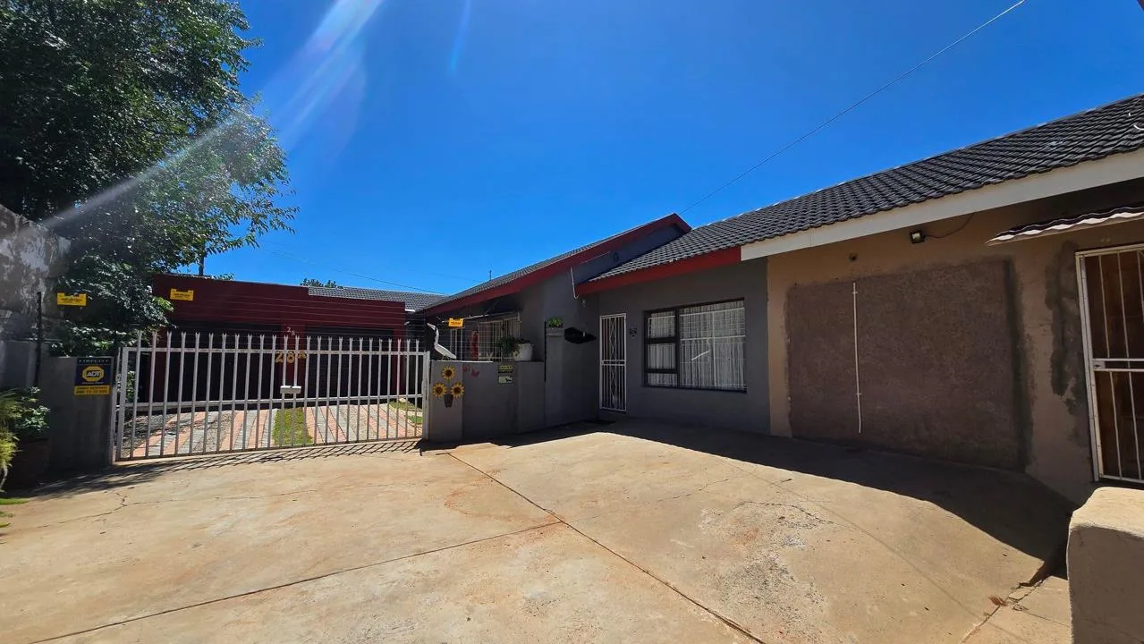 3 Bedroom House for sale in South Ridge