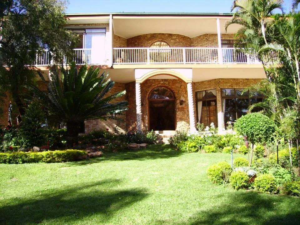 6 Bedroom House for sale in Montana Park