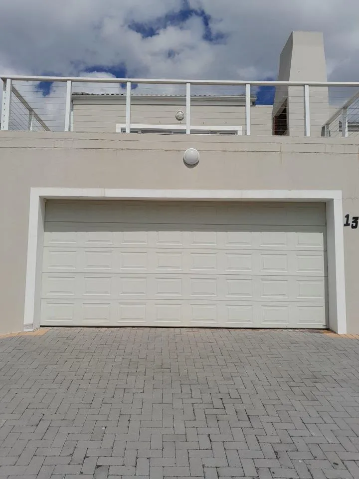 4 Bedroom Townhouse for sale in Westbrook