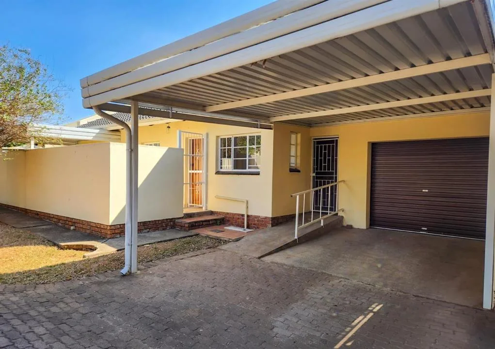 2 Bedroom Townhouse for sale in Theresapark