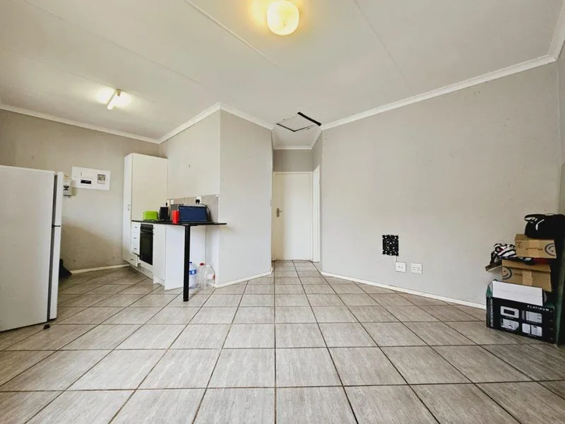 2 Bedroom Apartment / flat for sale in Van Der Hoff Park