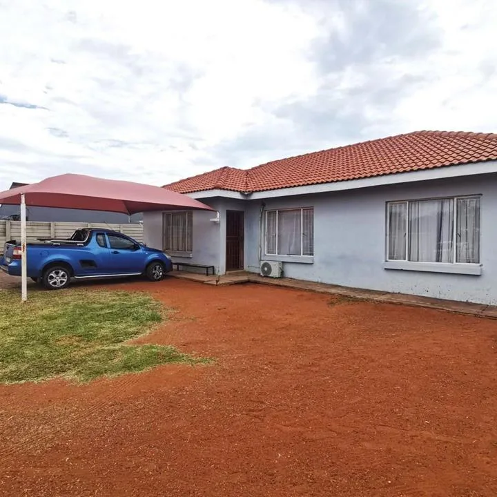 6 Bedroom House for sale in Lephalale