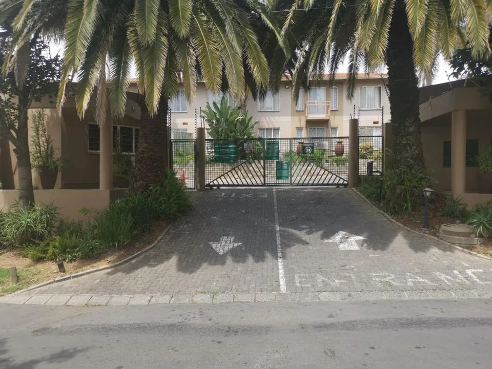 3 Bedroom Townhouse for sale in Radiokop