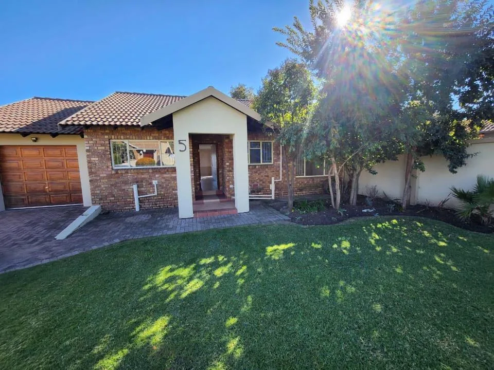 2 Bedroom Townhouse for sale in Noordrand