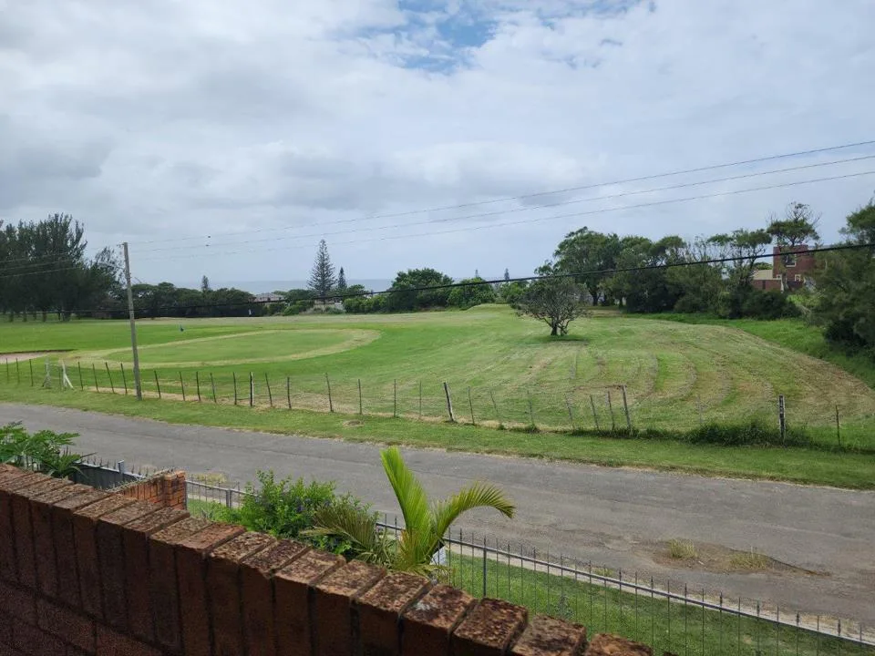 3 Bedroom Townhouse for sale in Gonubie