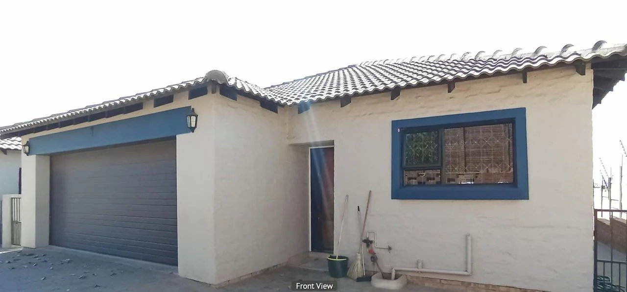 3 Bedroom Townhouse for sale in Heatherview