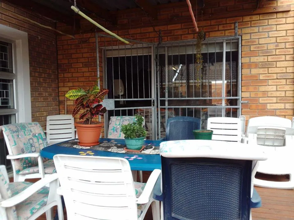 3 Bedroom House for sale in Gonubie